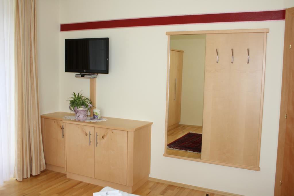 Sonnblick Am Woerthersee Portschach am Woerthersee Room photo